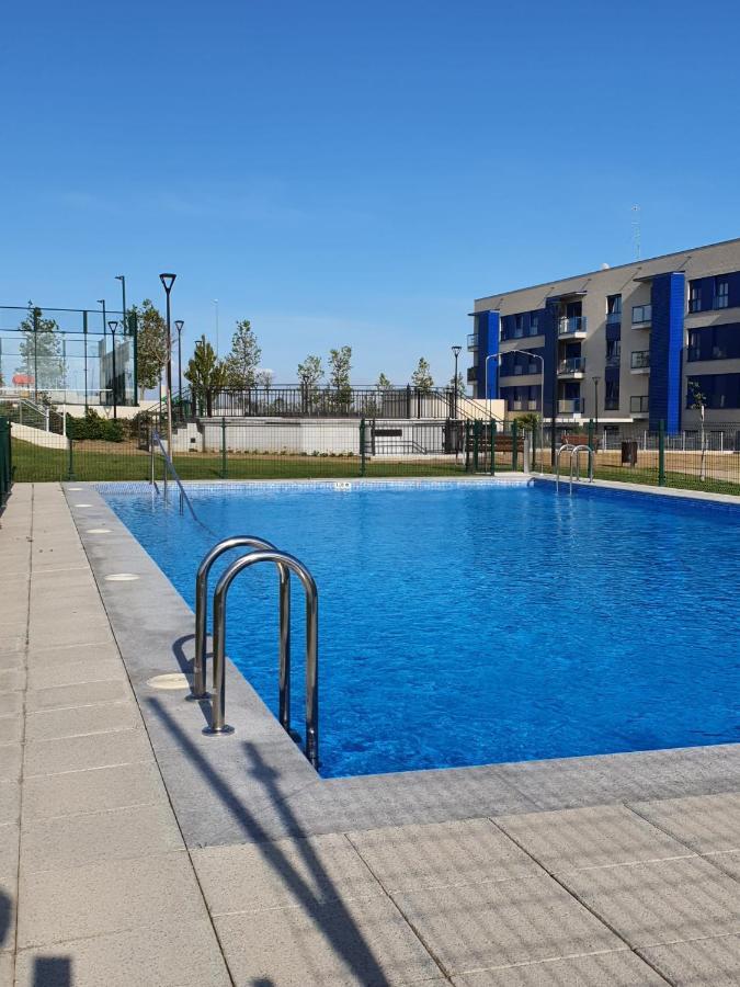 Apartamento Nuevo, Accesible Y Con Piscina !!! Apartment Salamanca Exterior photo